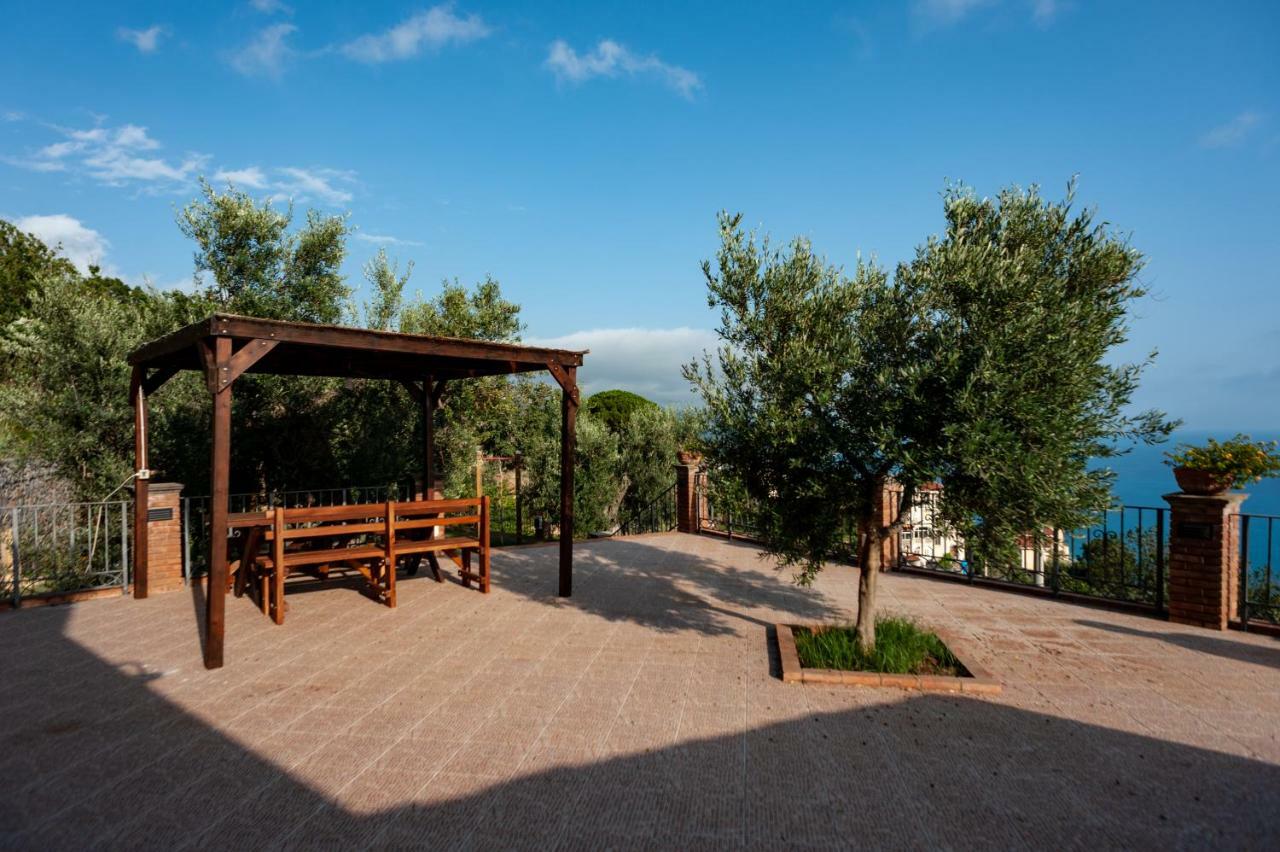 Azienda Agrituristica Le Terre Di San Leonardo Cetraro Exterior photo
